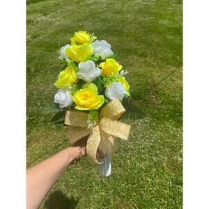 Flower Arrangement Floral Vase Grave Cemetery Decoration Memorial Day